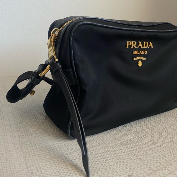 Prada Nylon Camera Bag - excellent condition!! - Picture 2 of 4